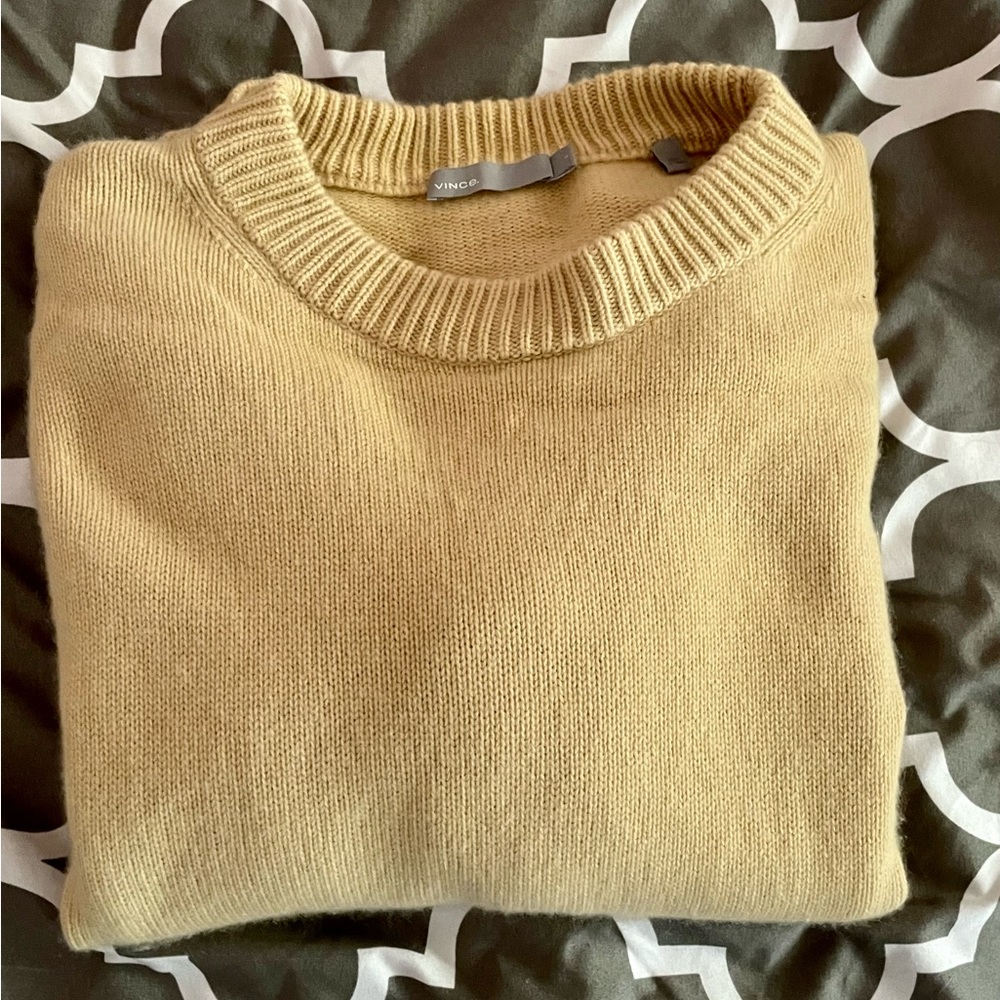 Vince size large camel yellow cashmere sweater